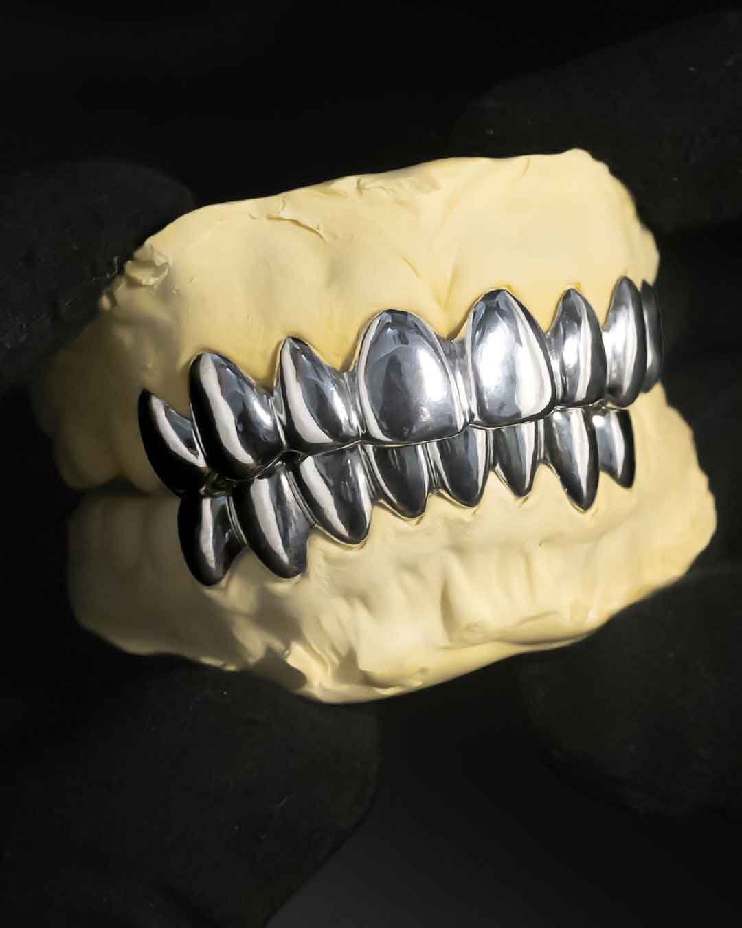 Silver Grillz - Precision-crafted grillz, perfectly fitted for your teeth. - DATUWRKS custom grillz